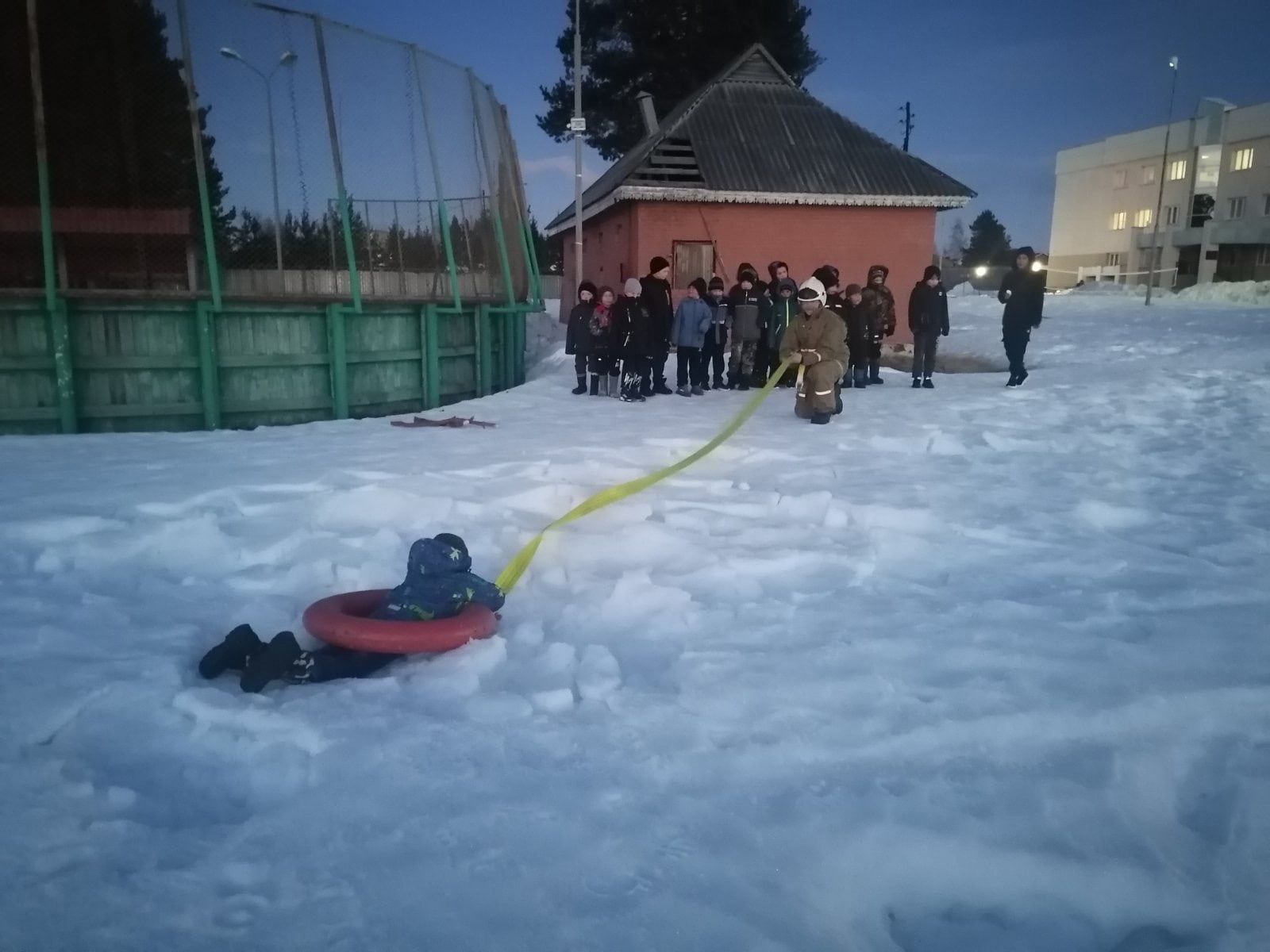 Осторожно  тонкий лёд!.